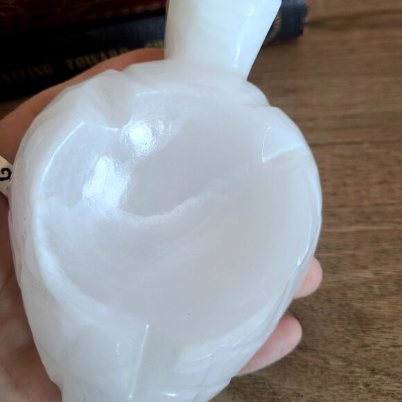 White marble ashtray turtle shape. - Picture 5 of 7